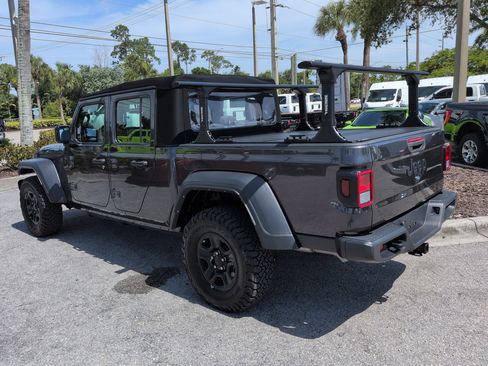Used 2024 Jeep Gladiator Sport AWD/4WD image 7