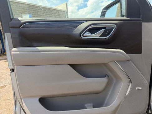 Used 2023 GMC Yukon XL SLT w/ SLT Luxury Package RWD image 15