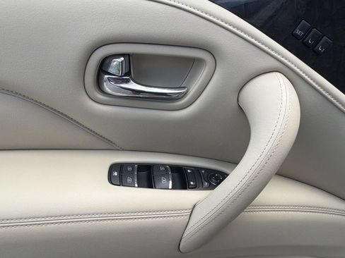 Used 2021 INFINITI QX80 Luxe w/ All-Season Package RWD image 12