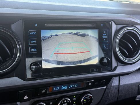 Used 2016 Toyota Tacoma TRD Off-Road w/ Premium & Technology Package image 29