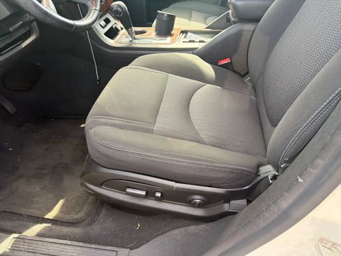 Used 2014 Chevrolet Traverse LT FWD image 11