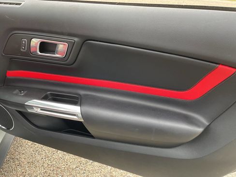 Used 2019 Ford Mustang GT Premium w/ GT Performance Package RWD image 21