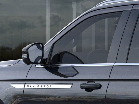 New 2025 Lincoln Navigator L Reserve image 21