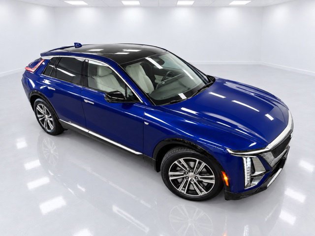 Used 2024 Cadillac Lyriq Luxury AWD/4WD image 6