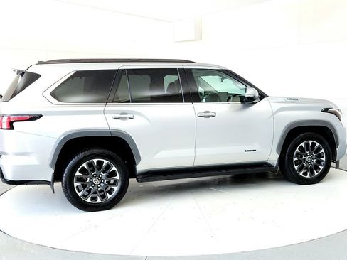 Used 2023 Toyota Sequoia Limited AWD/4WD image 6