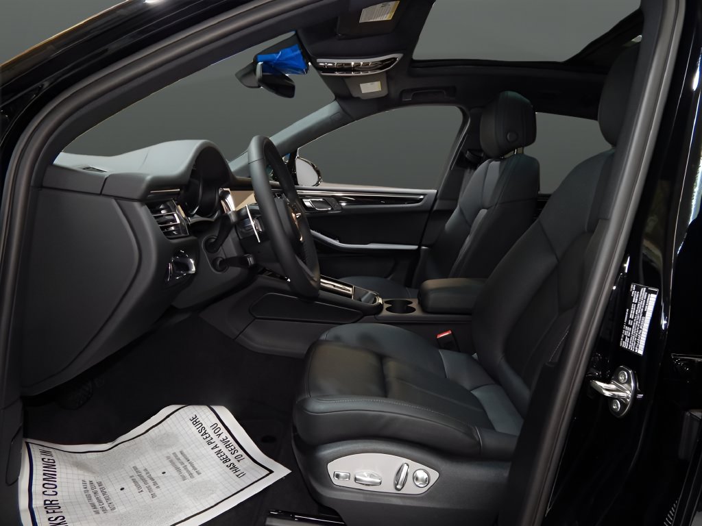 Used 2022 Porsche Macan AWD/4WD image 14