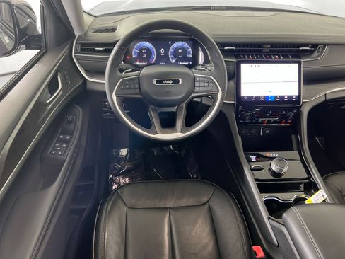 Used 2023 Jeep Grand Cherokee Limited w/ Black Appearance Package image 22