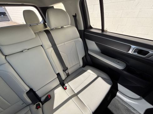 Used 2025 Hyundai Santa Fe SEL image 40