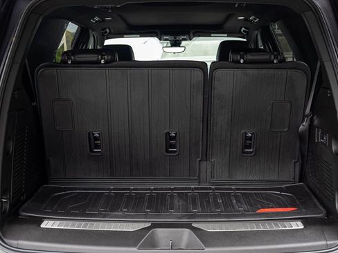 Used 2021 GMC Yukon Denali w/ Denali Premium Package AWD/4WD image 37