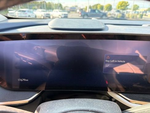 Used 2025 Buick Envision Avenir AWD/4WD image 15