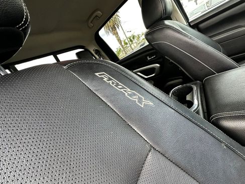 Used 2017 Nissan Titan PRO-4X w/ Pro-4x Convenience Package AWD/4WD image 23