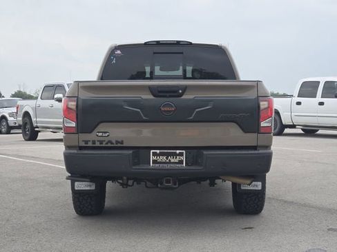Used 2021 Nissan Titan PRO-4X w/ Pro-4x Convenience Package AWD/4WD image 6