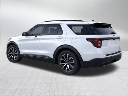 New 2026 Ford Explorer ST-Line image 6