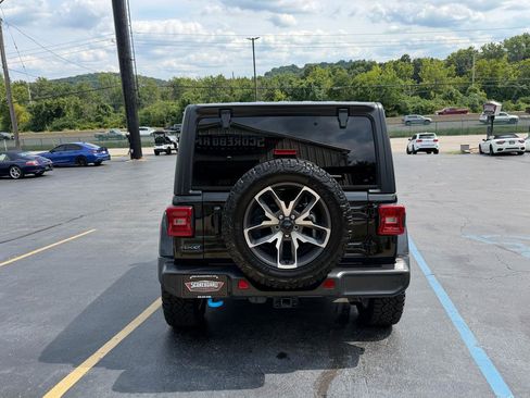 Used 2024 Jeep Wrangler Unlimited w/ Convenience Group AWD/4WD image 4