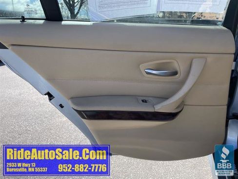 Used 2011 BMW 328i xDrive Sedan image 11