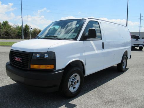 New 2026 GMC Savana 2500 w/ Enhanced Convenience Package RWD image 2