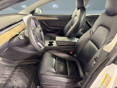 Used 2021 Tesla Model 3 Standard Range Plus image 5