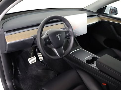 Used 2023 Tesla Model Y Performance AWD/4WD image 22