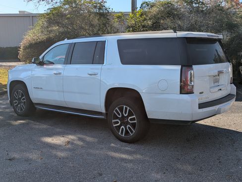 Used 2020 GMC Yukon XL SLT w/ Open Road Package image 6
