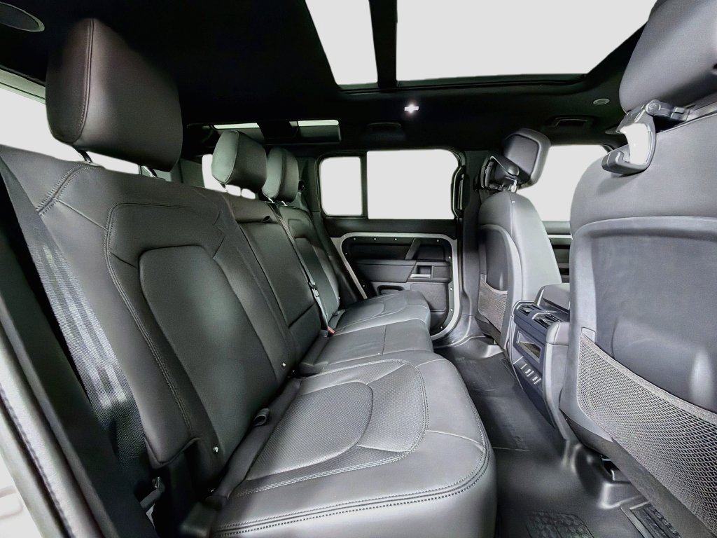 New 2026 Land Rover Defender 110 X-Dynamic SE AWD/4WD image 29