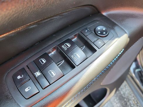 Used 2018 Jeep Grand Cherokee Laredo AWD/4WD image 7