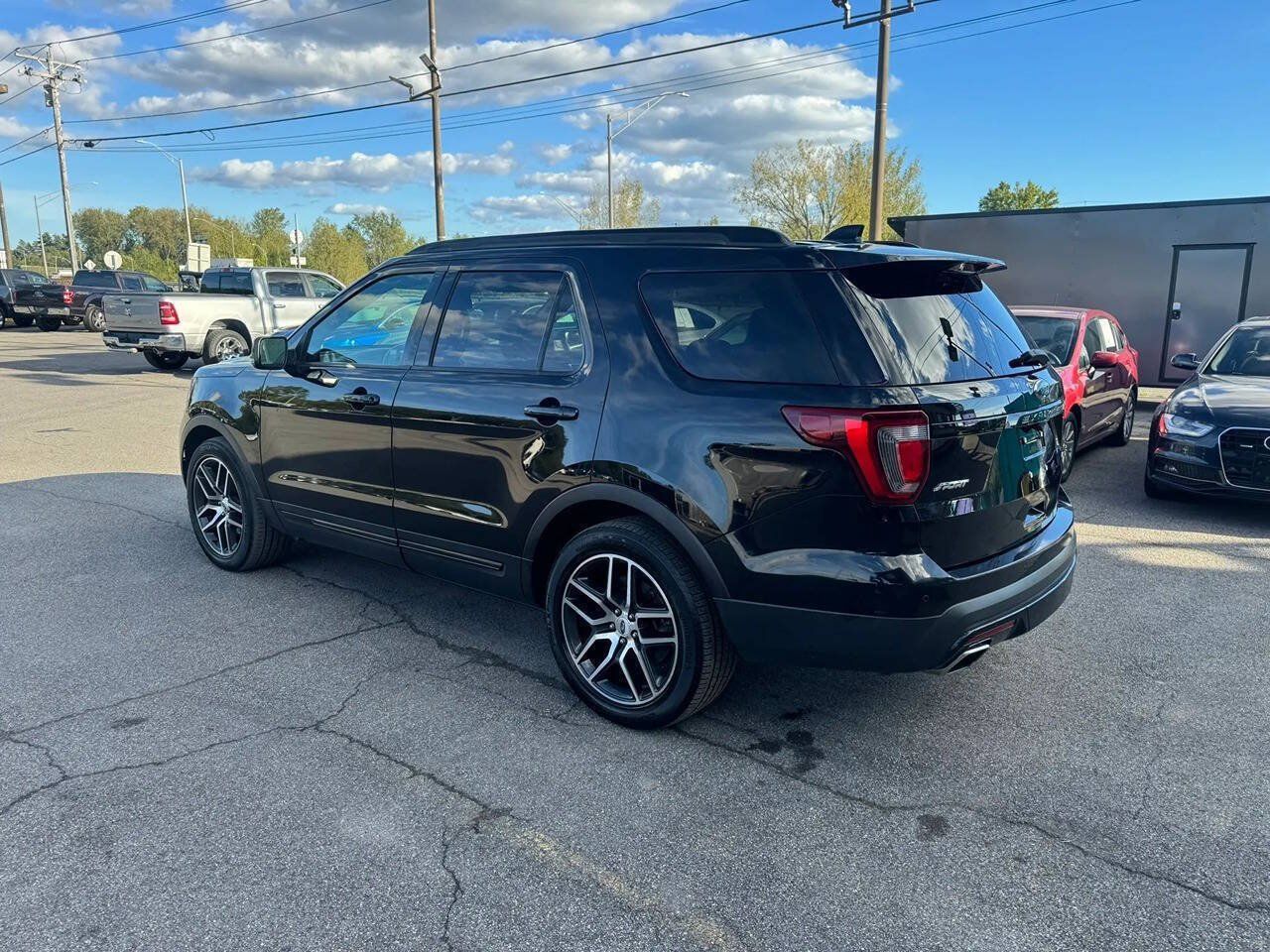 Used 2017 Ford Explorer Sport w/ Equipment Group 401A AWD/4WD image 3
