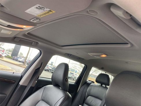 Used 2015 Volvo XC70 3.2 Platinum image 12