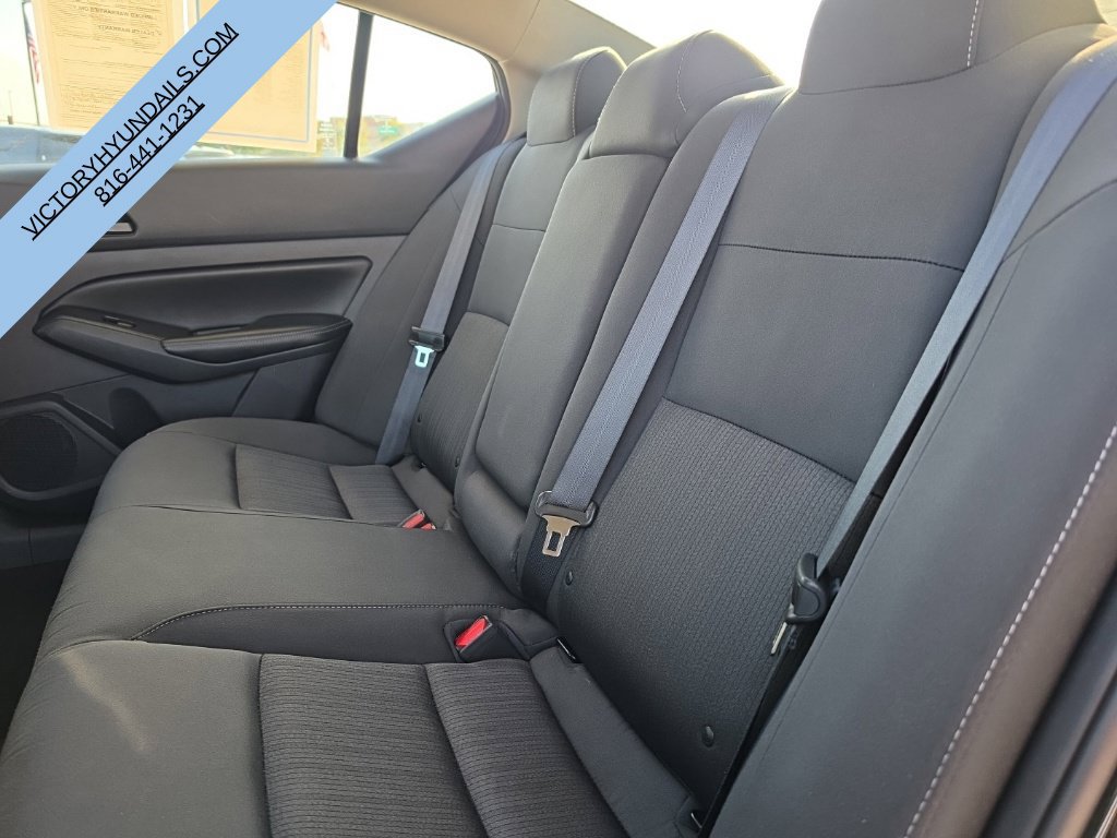 Used 2025 Nissan Altima 2.5 SV FWD image 24