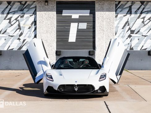 Used 2024 Maserati MC20 Cielo image 4