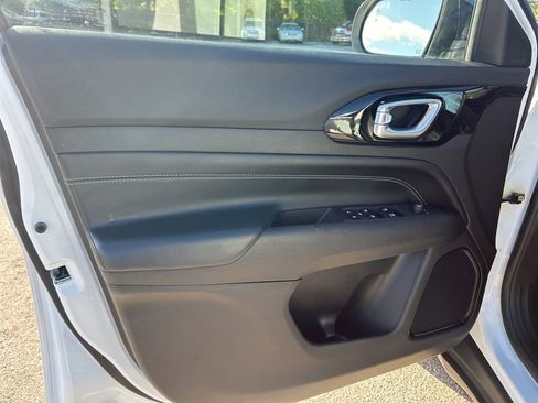 Certified 2023 Jeep Compass Altitude w/ Convenience Group image 33