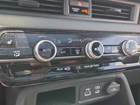 Certified 2025 Honda Pilot TrailSport image 22