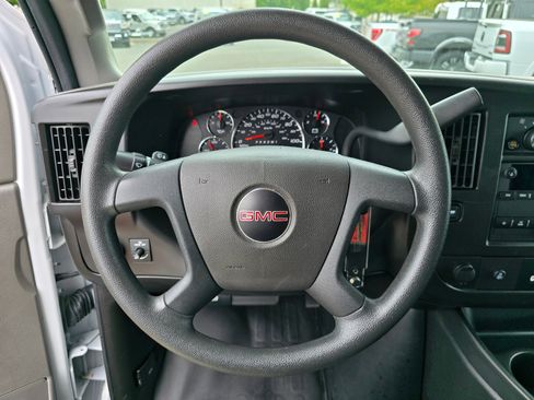 Used 2022 GMC Savana 2500 Extended image 18