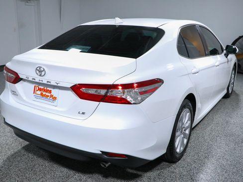 Used 2020 Toyota Camry LE FWD image 7