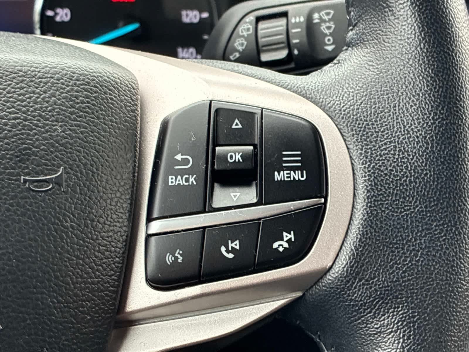 Used 2023 Ford Explorer XLT AWD/4WD image 29