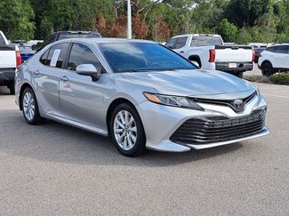 Used 2018 Toyota Camry LE video 2