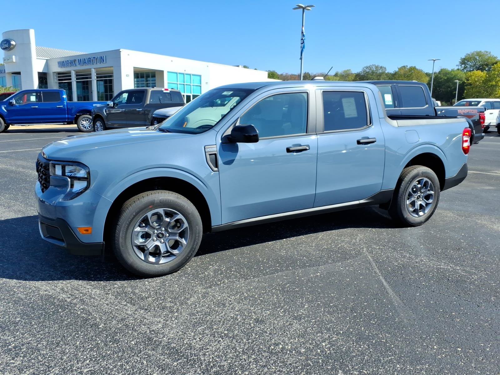 New 2026 Ford Maverick XLT w/ XLT Luxury Package FWD image 3