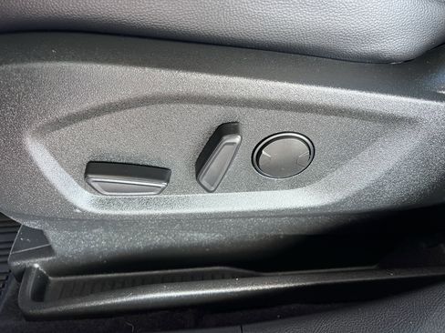 Used 2022 Ford Edge SEL w/ Convenience Package image 16