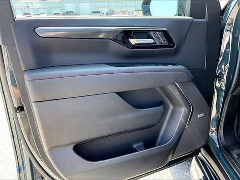 New 2026 Chevrolet Suburban RST image 24