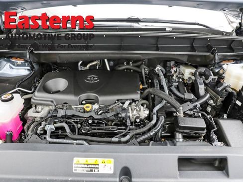 Used 2023 Toyota Highlander LE image 7