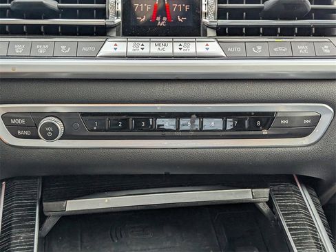 Used 2021 BMW X7 M50i w/ Executive Package image 29