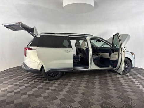 Certified 2025 Kia Carnival SX Prestige image 16
