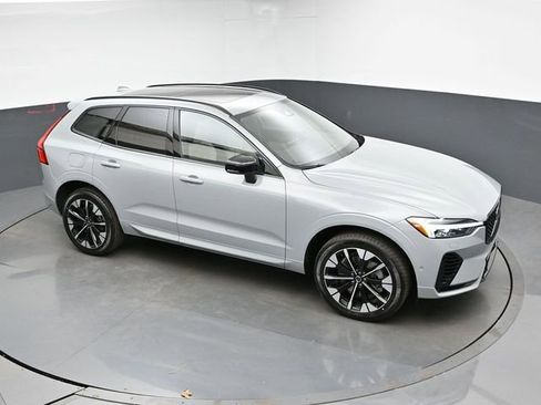 New 2026 Volvo XC60 T8 Plus w/ Protection Package Premier AWD/4WD image 46