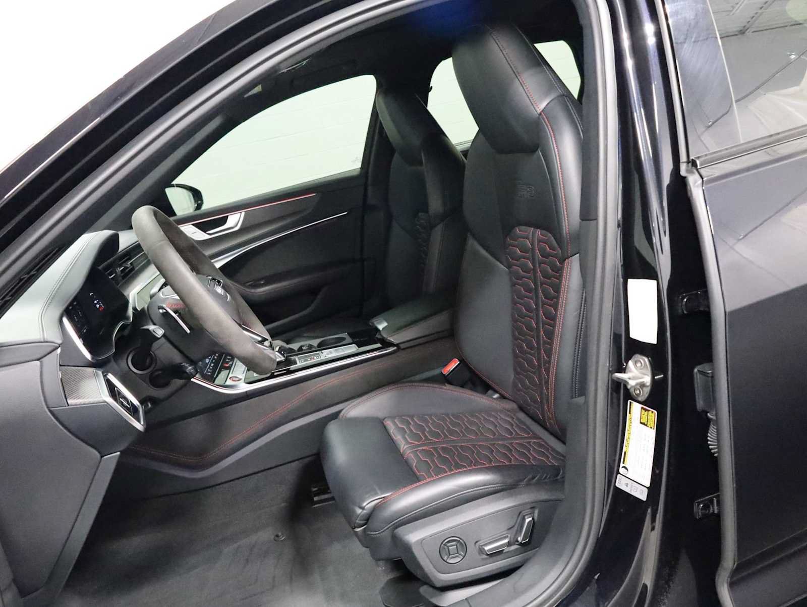 Used 2022 Audi RS 6 AWD/4WD image 5