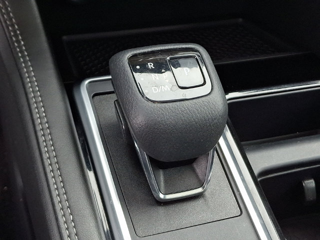 Used 2023 Nissan Pathfinder Platinum AWD/4WD image 11