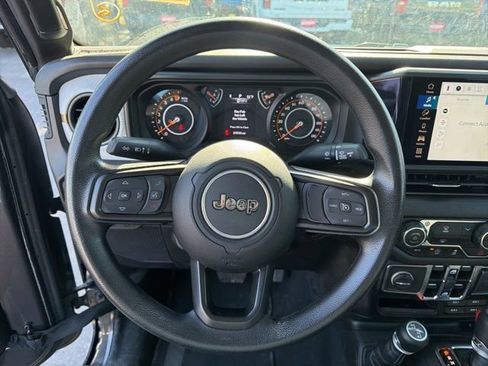 Used 2025 Jeep Gladiator Sport image 22