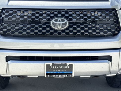 Used 2019 Toyota Tundra Platinum image 9