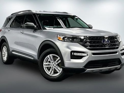 Used 2024 Ford Explorer XLT w/ Equipment Group 202A AWD/4WD image 1