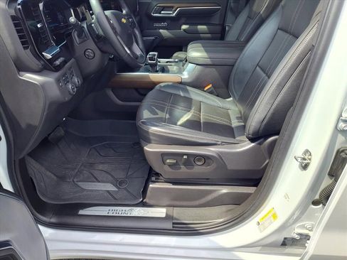 Used 2024 Chevrolet Silverado 1500 High Country w/ High Country Premium Package image 11