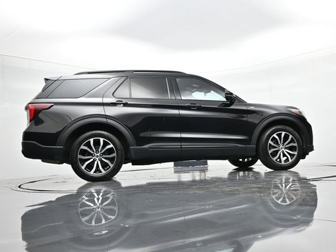 Used 2025 Ford Explorer ST-Line AWD/4WD image 28