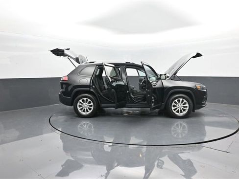 Used 2020 Jeep Cherokee Latitude image 36